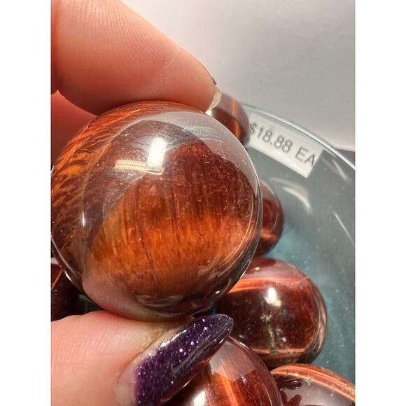 Red tigers eye sphere - Picture 5 of 11